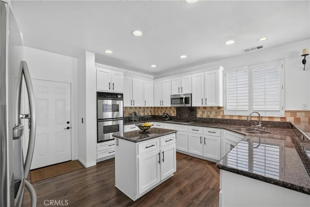 12330 Columbia Eastvale, CA 91752