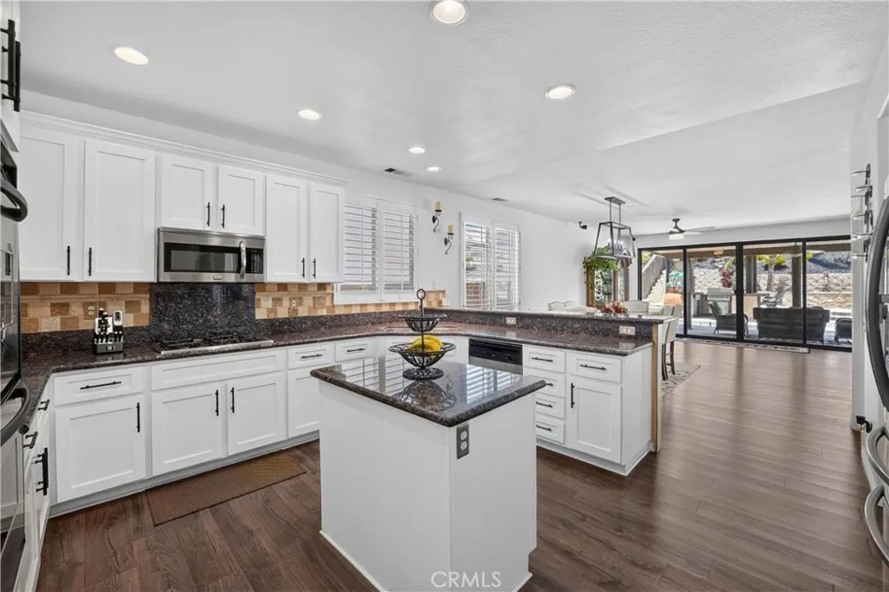 12330 Columbia Eastvale, CA 91752