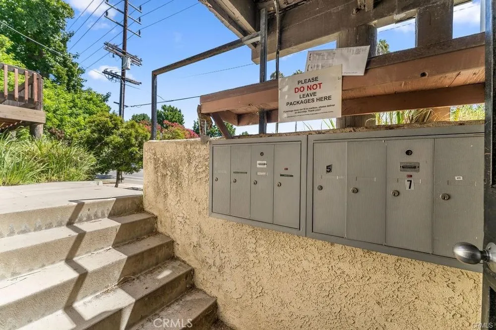 13819 Burbank Boulevard #7 Van Nuys, CA 91401