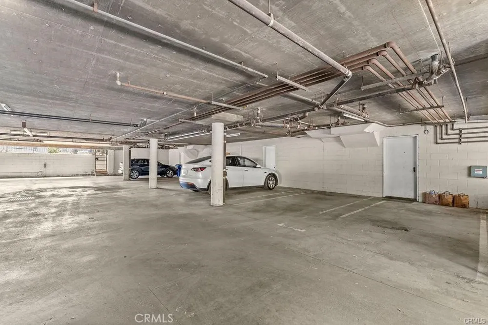 13819 Burbank Boulevard #7 Van Nuys, CA 91401