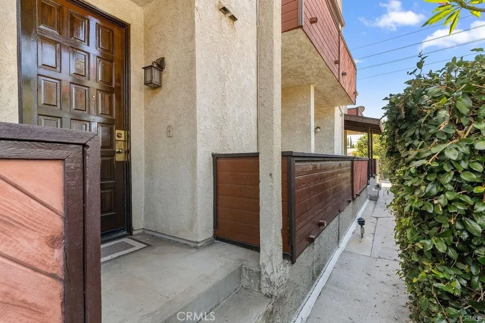 13819 Burbank Boulevard #7 Van Nuys, CA 91401