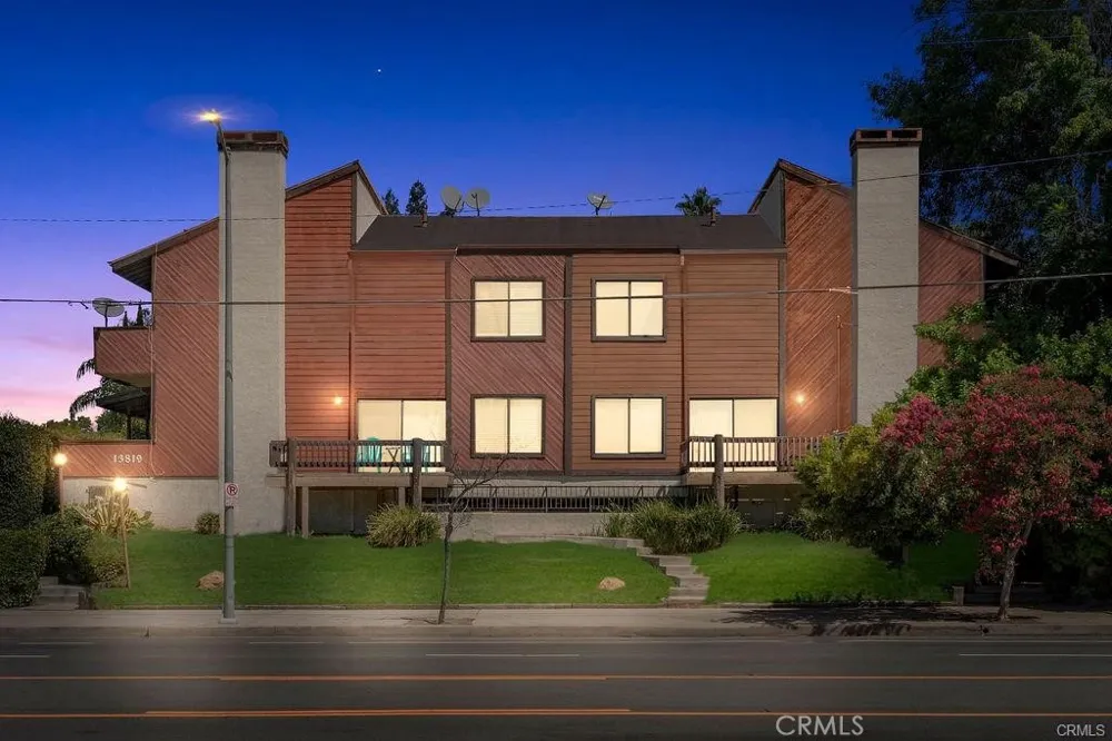 13819 Burbank Boulevard #7 Van Nuys, CA 91401