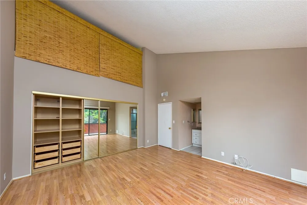 13819 Burbank Boulevard #7 Van Nuys, CA 91401