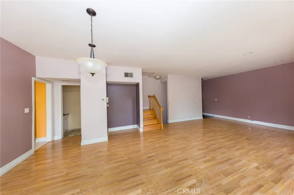 13819 Burbank Boulevard #7 Van Nuys, CA 91401
