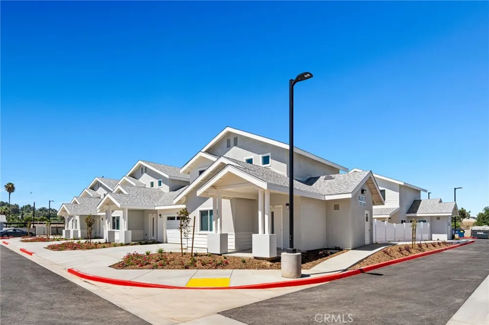 12446 18th Yucaipa, CA 92399
