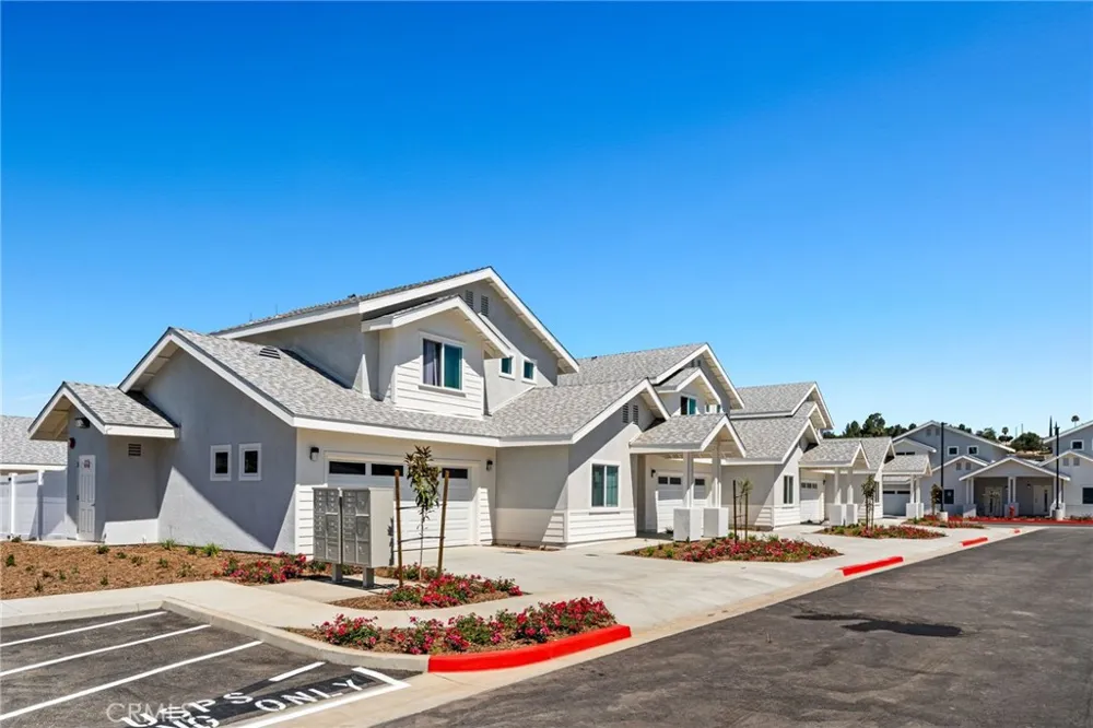 12446 18th Yucaipa, CA 92399