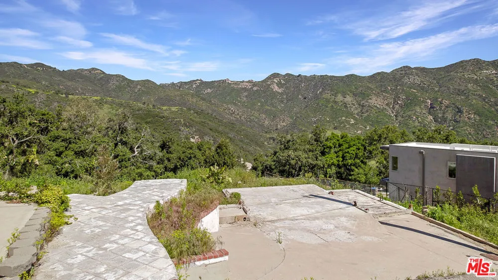 26166 Fairside Road Malibu, CA 90265