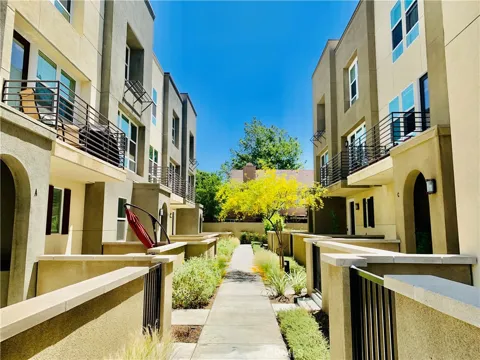 489 Rose Court #E