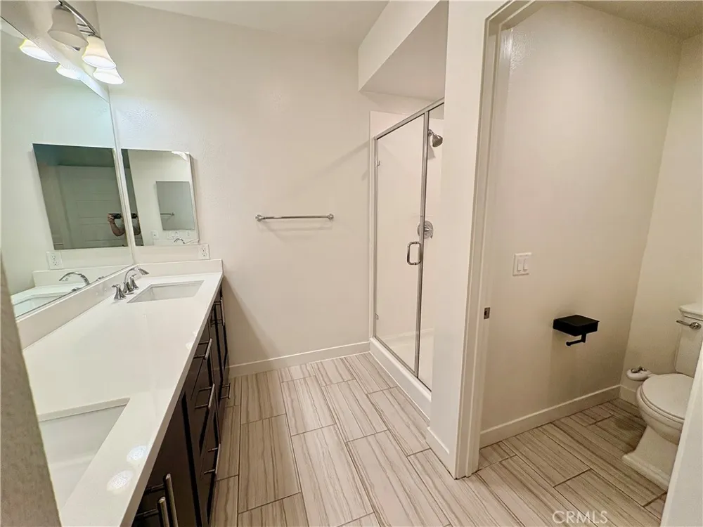 489 Rose Court #E Azusa, CA 91702