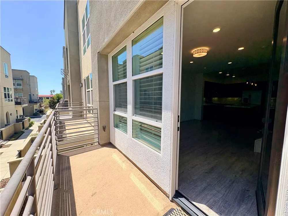 489 Rose Court #E Azusa, CA 91702