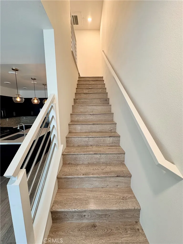 489 Rose Court #E Azusa, CA 91702