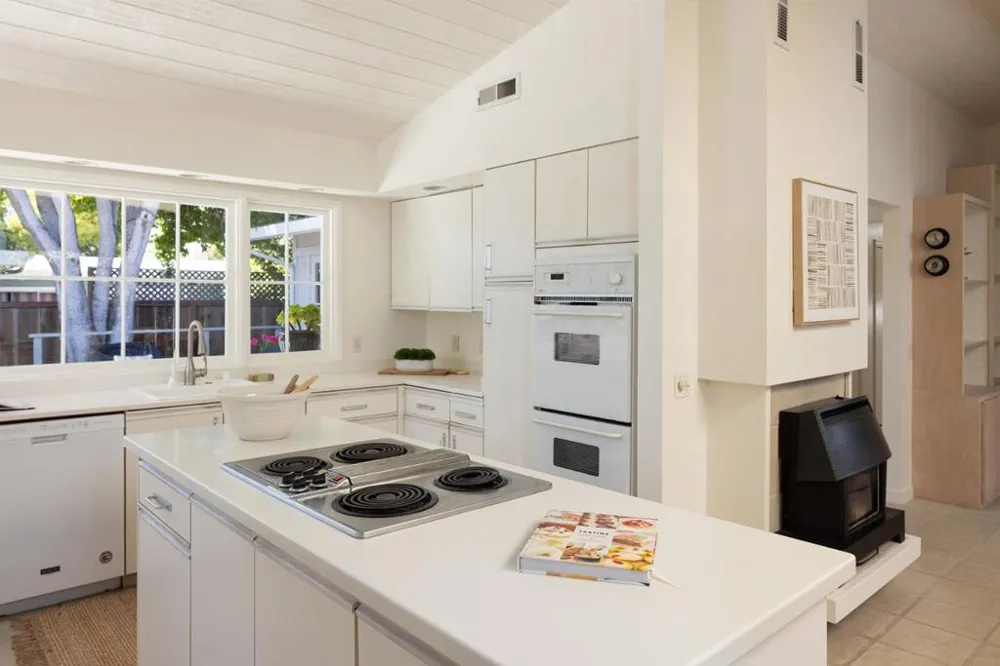 26346 River Park Place Carmel, CA 93923
