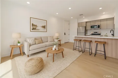 7510 Sepulveda Boulevard #304
