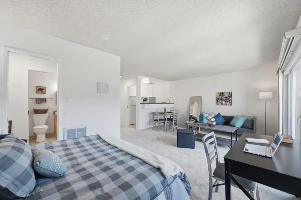930 Peninsula Avenue #306 San Mateo, CA 94401