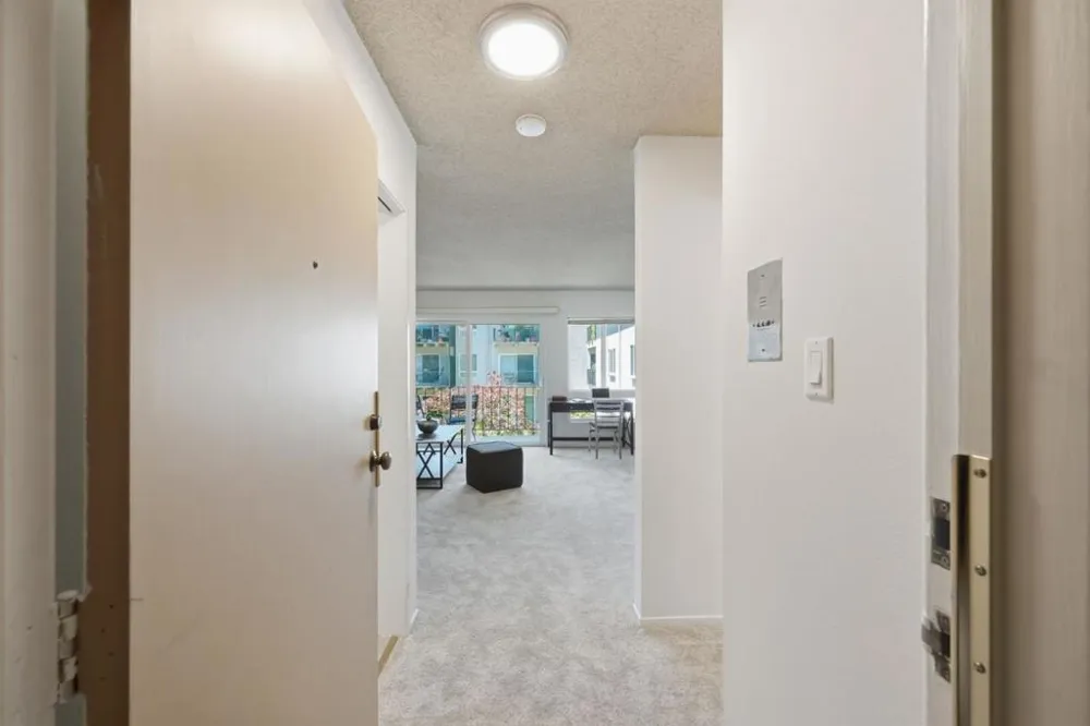 930 Peninsula Avenue #306 San Mateo, CA 94401