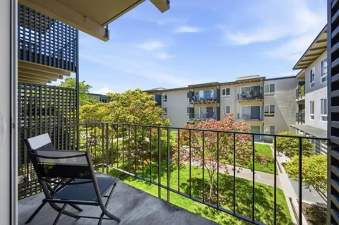 930 Peninsula Avenue #306