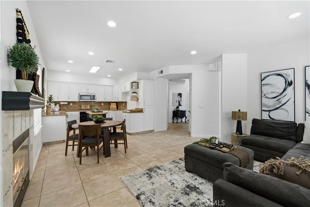 2716 Sequoia Lodi, CA 95242