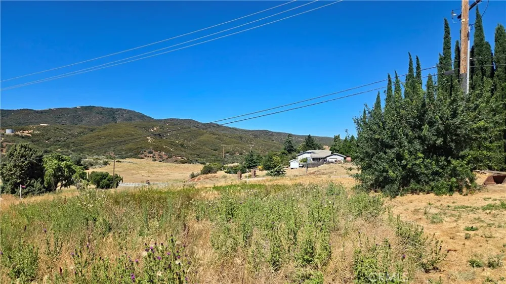 Cabin Dr vicinity Hardtree Dr Lake Elizabeth, CA 93532