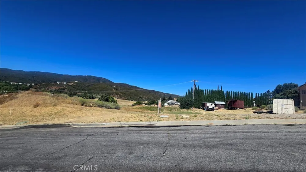 Cabin Dr vicinity Hardtree Dr Lake Elizabeth, CA 93532