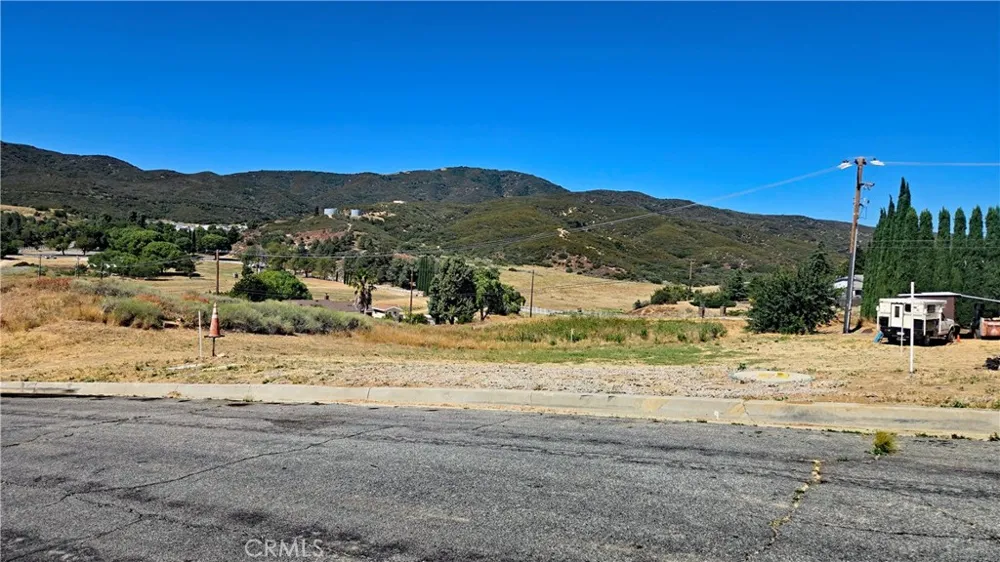 Cabin Dr vicinity Hardtree Dr Lake Elizabeth, CA 93532