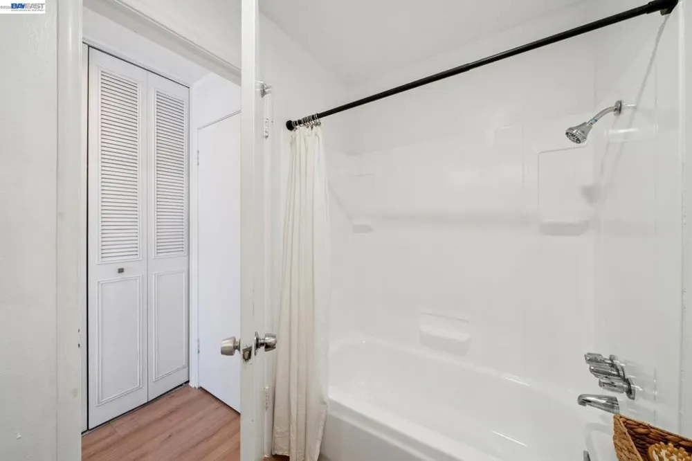 2029 Otis Dr #D Alameda, CA 94501