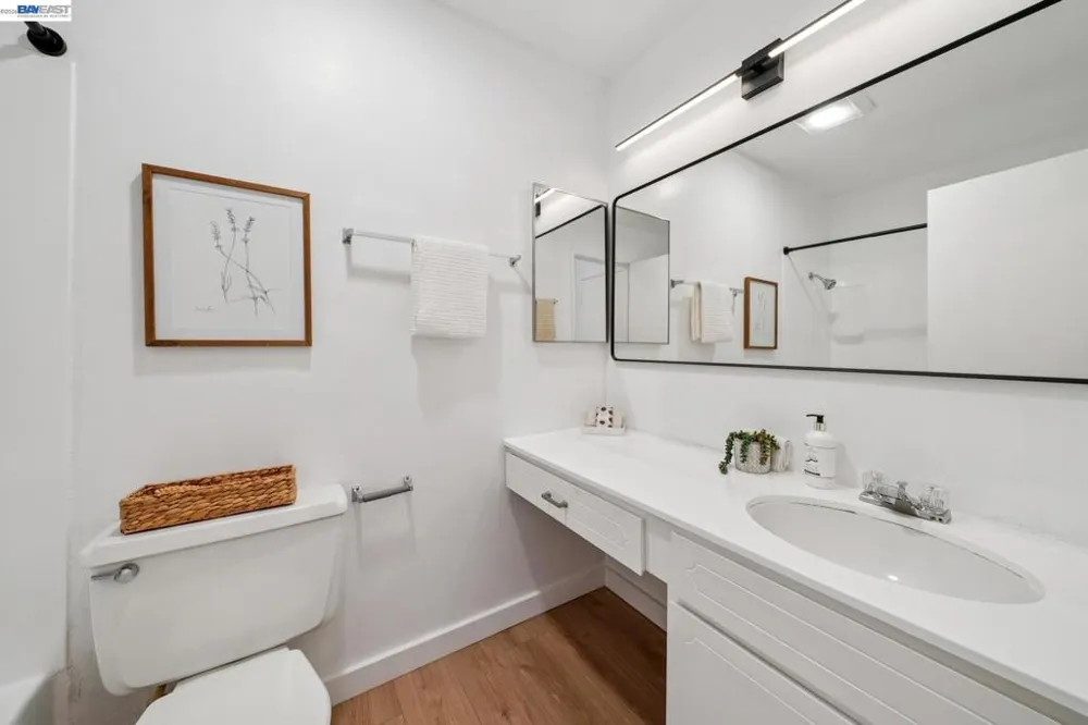 2029 Otis Dr #D Alameda, CA 94501