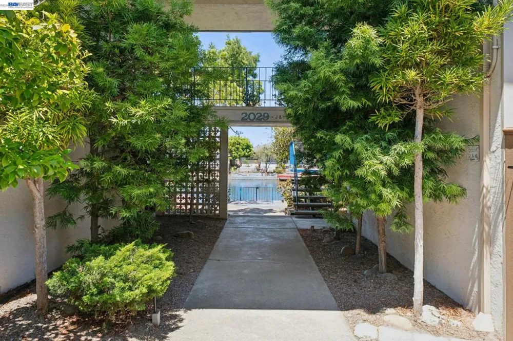 2029 Otis Dr #D Alameda, CA 94501