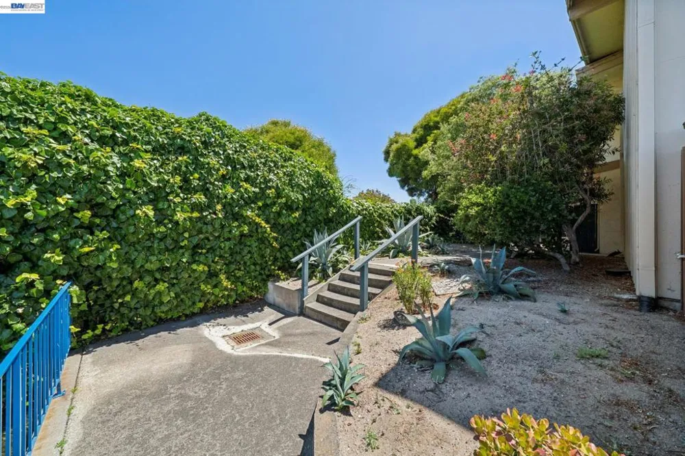 2029 Otis Dr #D Alameda, CA 94501