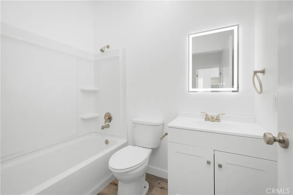 26939 Hillsborough Parkway #20 Valencia, CA 91354