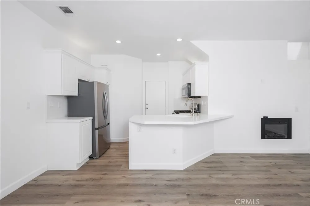 26939 Hillsborough Parkway #20 Valencia, CA 91354