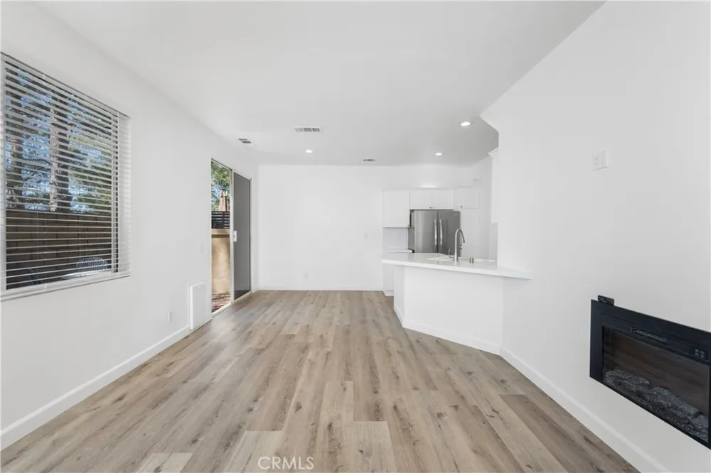 26939 Hillsborough Parkway #20 Valencia, CA 91354