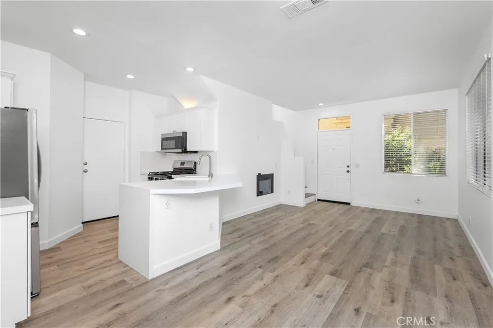 26939 Hillsborough Parkway #20 Valencia, CA 91354