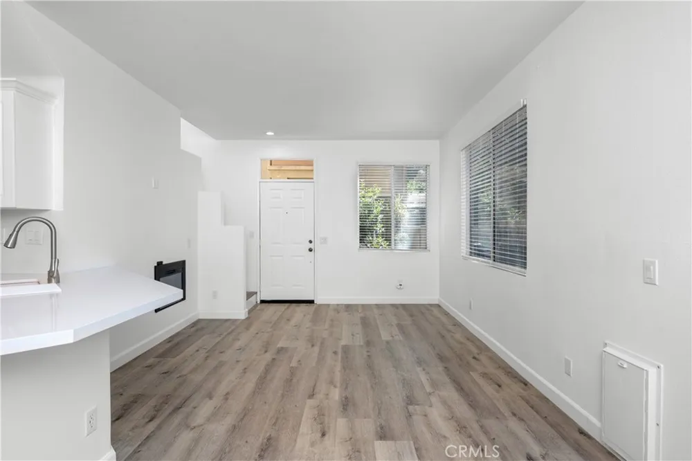 26939 Hillsborough Parkway #20 Valencia, CA 91354