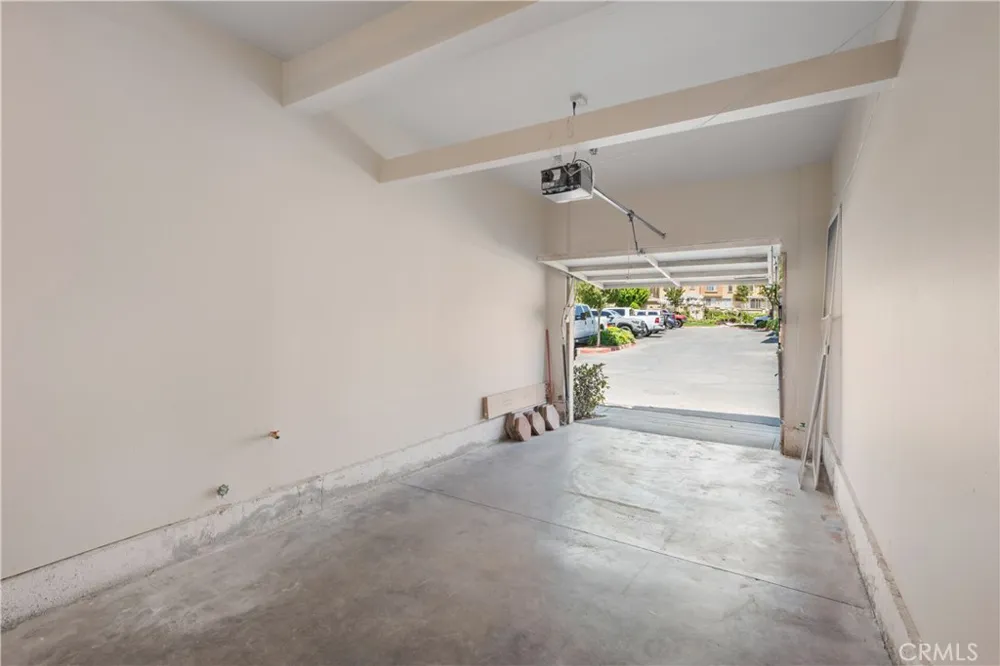 26939 Hillsborough Parkway #20 Valencia, CA 91354