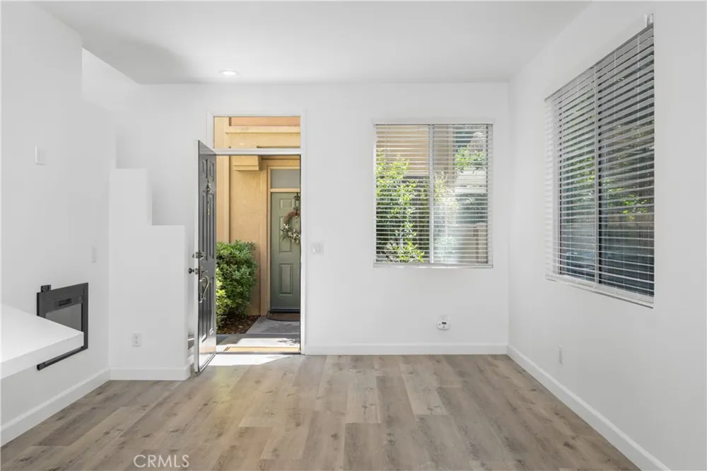 26939 Hillsborough Parkway #20 Valencia, CA 91354
