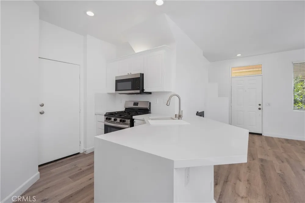 26939 Hillsborough Parkway #20 Valencia, CA 91354