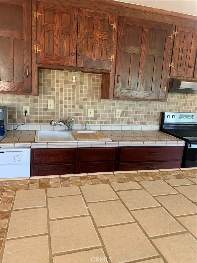 13649 Arrowhead Road Clearlake, CA 95422
