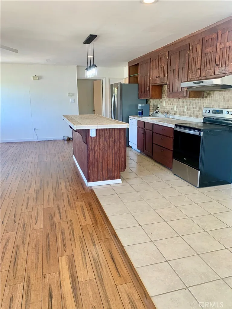 13649 Arrowhead Road Clearlake, CA 95422