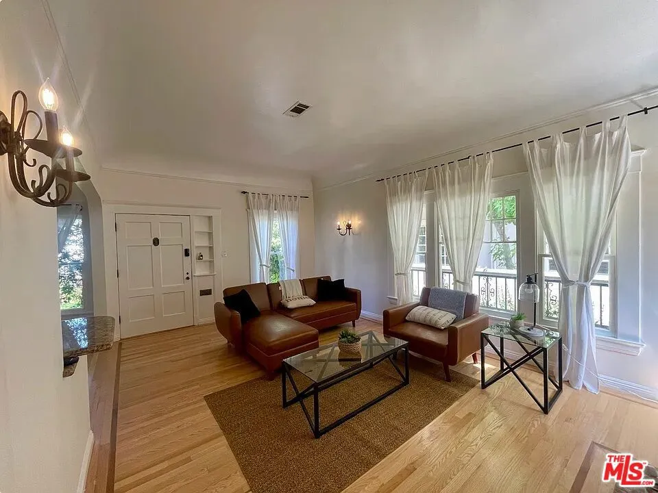 1028 4th Street Santa Monica, CA 90403