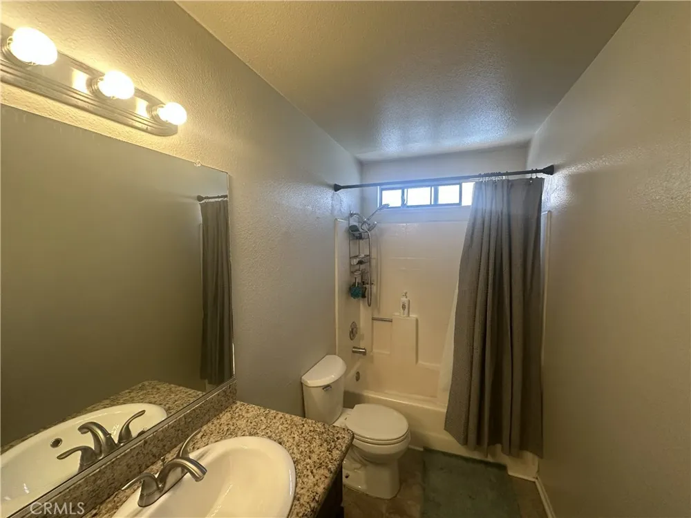 37628 13th E Palmdale, CA 93550