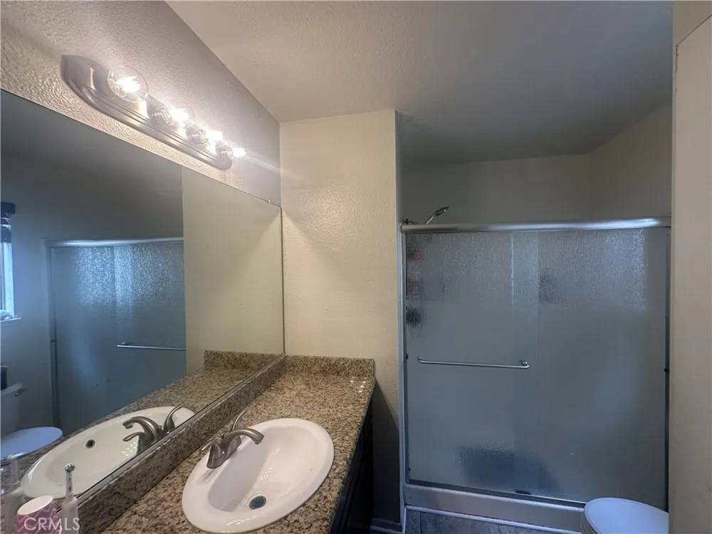 37628 13th E Palmdale, CA 93550