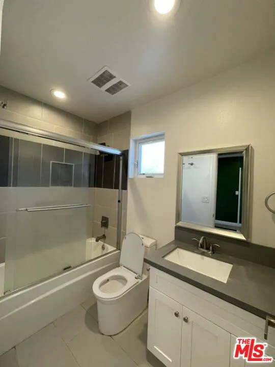 5733 Fulcher Avenue North Hollywood, CA 91601