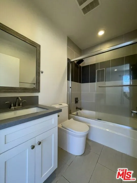 5733 Fulcher Avenue North Hollywood, CA 91601