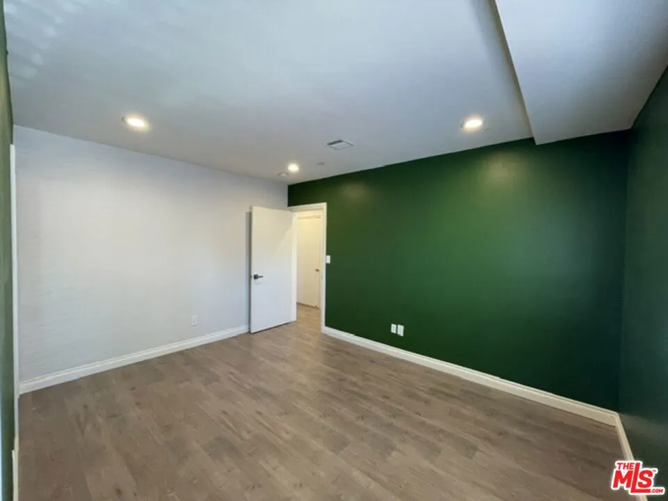 5733 Fulcher Avenue North Hollywood, CA 91601