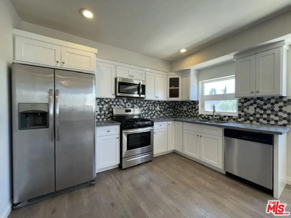 5733 Fulcher Avenue North Hollywood, CA 91601