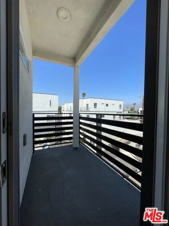 5733 Fulcher Avenue North Hollywood, CA 91601
