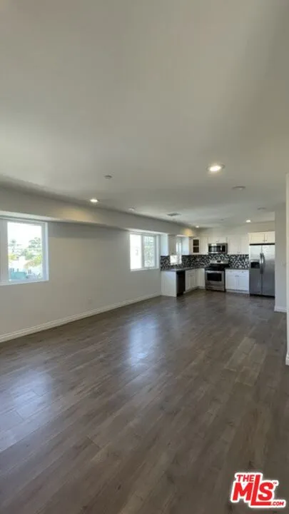 5733 Fulcher Avenue North Hollywood, CA 91601