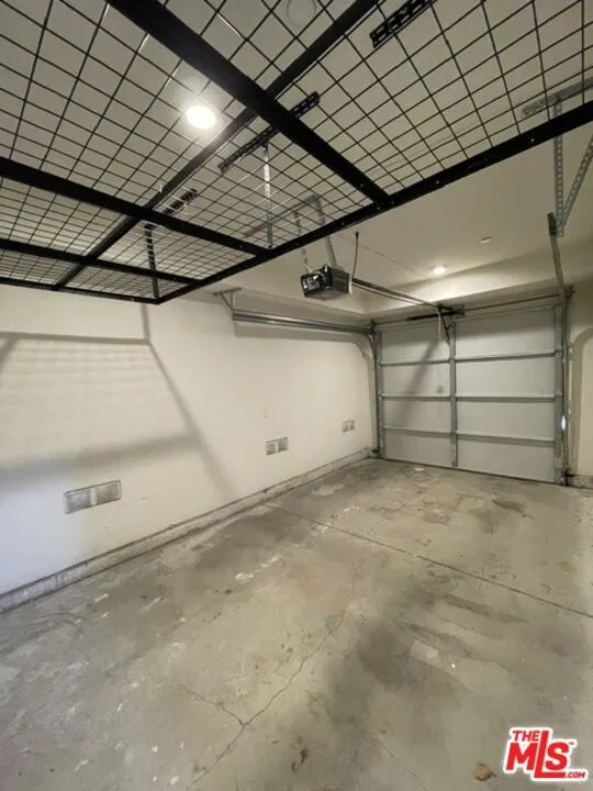 5733 Fulcher Avenue North Hollywood, CA 91601
