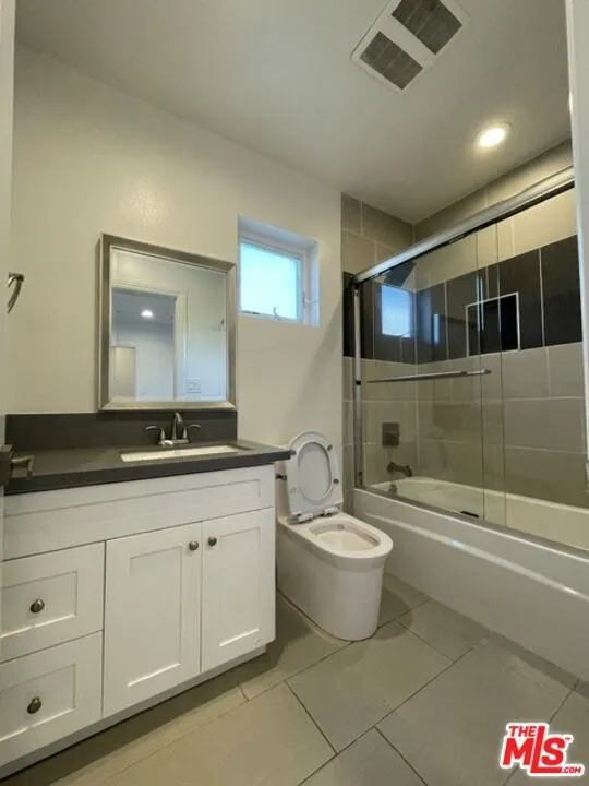 5733 Fulcher Avenue North Hollywood, CA 91601