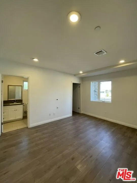 5733 Fulcher Avenue North Hollywood, CA 91601